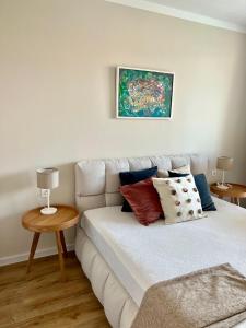 Sunny apartment in Bellicity complex