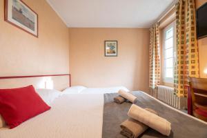 Hotels Logis Hotel La cremaillere : photos des chambres