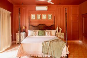 ELIVAAS Signature 5 BHK with Pvt Pool, Entertainment Room & Glass House - Bludoor