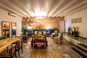 ELIVAAS Signature 5 BHK with Pvt Pool, Entertainment Room & Glass House - Bludoor