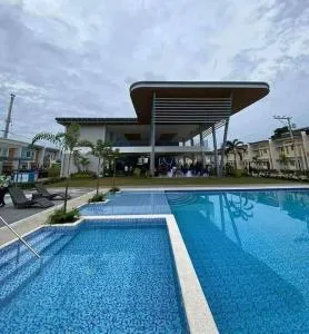 2 Storey House 4 BR Diamond Heights Near Airport - Malampay