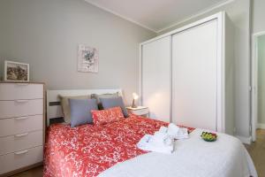 Host Wise - Modern Flats with Stunning Terrace or Balcony - Central Location