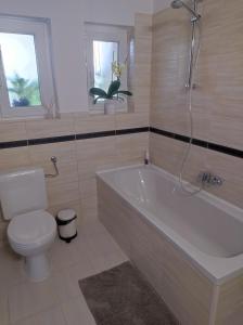 Vár-lak apartmanház