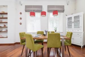 Spacious Two-Story Apartment with Terrace in Kraków Podgórze by Renters