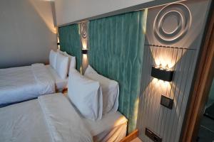 Shelton Airport Hotel