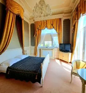 格兰维亚参议员 - 登比察