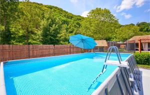 2 Bedroom Cozy Home In Hrastovica