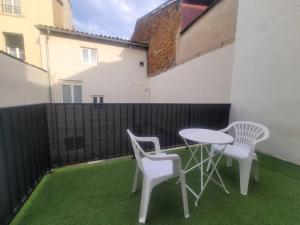 Appartements RnB Locations Macon : Appartement avec Balcon - Non remboursable