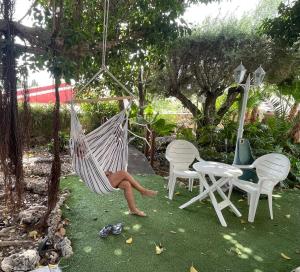 1 Habitación con ducha hidromasaje privado frente a la piscina, No es la casa completa y es rural