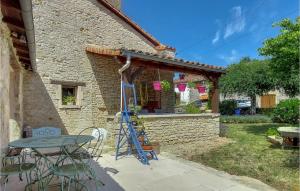 Maisons de vacances Awesome Home In Voulme With 2 Bedrooms : photos des chambres