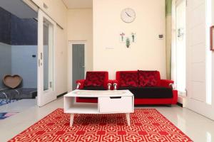 Villa Ashiya with Private Pool Balcony and Karaoke