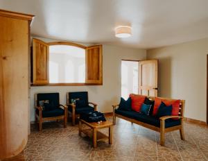 Wiona of Villa Paraiso Beachfront Villa & Pool