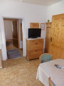 Two-Bedroom Apartment room in Apartments Haus Steinbock
