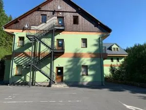 Karlov pod Pradědem Apartmány Orbit - 卡尔洛夫