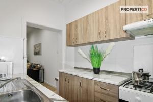 Charming 2 bedroom townhouse, internal yard JDES1-1