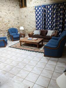 Maisons de vacances 3 self-contained gites with pool and games room : photos des chambres