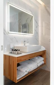 Athens Hill Luxury Apartments