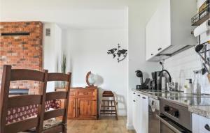 Awesome Home In Sulomino With Kitchen