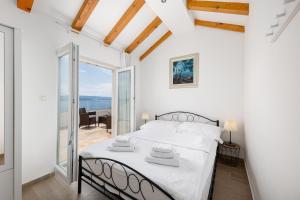 Villa OLIVE TREE village Pisak heated pool and close to the beach