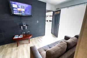 Vista montaña Guatape by Hope