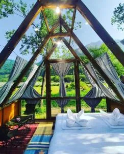 UNDER STARS HOUSE - Prisoja