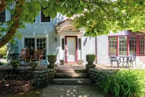 The Villa Bed and Breakfast - Block Island