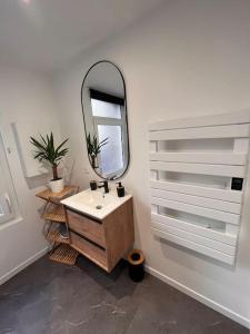 Appartements Loft room cour et spa privatif illimite en plein centre Avranches : photos des chambres
