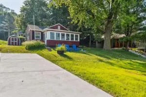 Delavan Retreat with Patio on Turtle Lake! - 德拉文