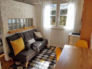 ALEGRE Y CONFORTABLE DEPARTAMENTO EN BELGRANO R