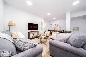 UrbanUtopia*Luxury Home*King Bed*Patio/BBQ*Sleep16 - Devon