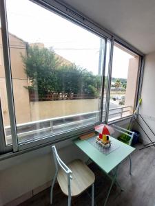 Studio capacite 2 personnes quartier corniche a quelques pas des plages et petit centre ville