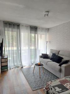 Studio capacite 2 personnes quartier corniche a quelques pas des plages et petit centre ville