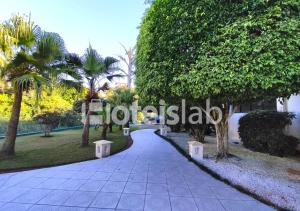 C148 Lindo apartamento em condomínio de frente para o mar