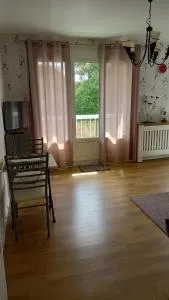 studio 1 pièce principale avec balcon local à vélo privé place dans la rue pour voiture - 索姆河畔圣瓦莱里