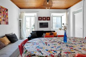 Group-Friendly Apt in the Heart of Bairro Alto