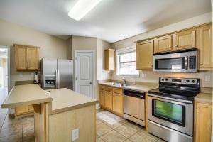 DIberville Getaway - Minutes From Biloxi Beach!