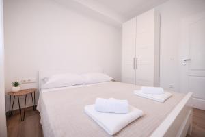 Duo Soles - Apartments with private parking near Zadar