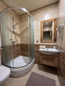 u Lucyny w Białce Tatrzańskiej- jacuzzi i sauna w ogrodzie, skibus pod domem