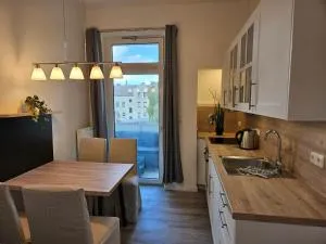 Race Yacht White Line - Vieburg