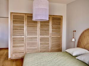 Maisons de vacances Maison renovee avec garage et terrasses a Meze - FR-1-604-43 : Maison de Vacances