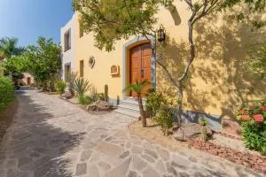 Casa Amarilla by Casago - Nopoló