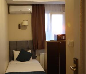 Single Room with Garden View room in Galata Istanbul Hotel