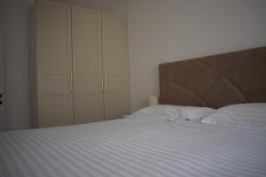 Apartman V 