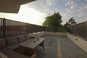 Blue Luxury Apartment Lake On