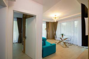 Blue Luxury Apartment Lake On