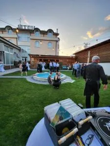 达科沃酒店 - 斯拉沃尼亚布罗德