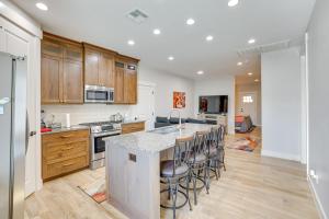 Toquerville Home with Mtn Views, Near State Parks!