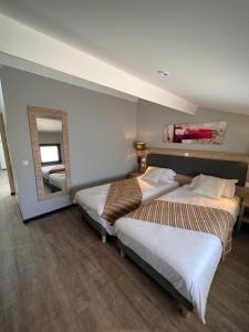 Hotels Hotel La Pinede : photos des chambres