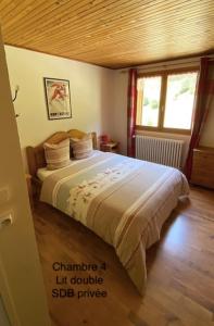 Hotels LE CHAMOIS : photos des chambres