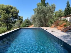 Maisons de vacances Lodge de charme 135m2 avec piscine dans les vignes AOC Bandol a 15 min des plages et du circuit Paul Ricard F1 : photos des chambres